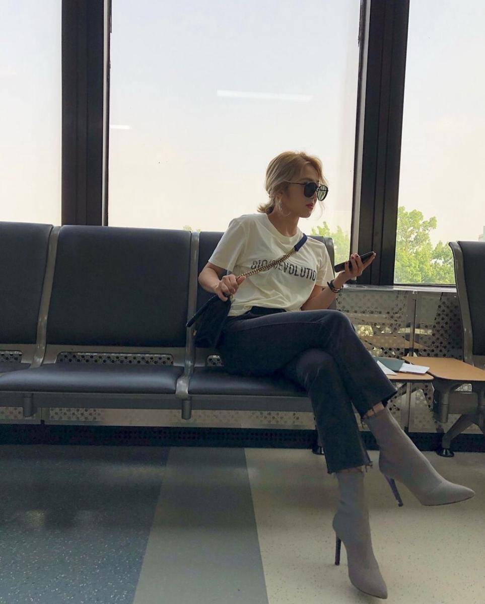 Celana jeans ala Hyoyeon SNSD (instagram.com/hyoyeon_x_x)