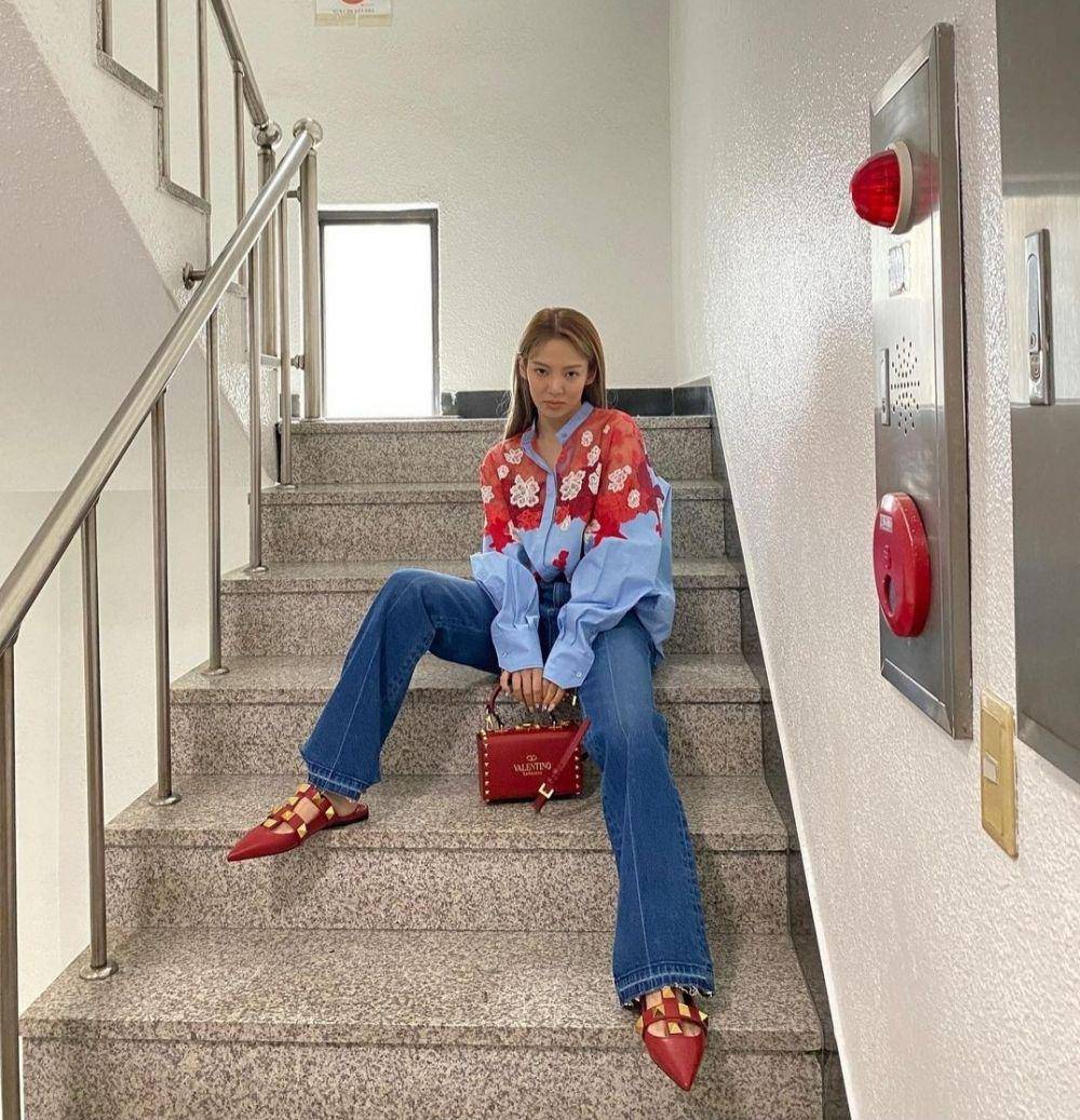 Celana jeans ala Hyoyeon SNSD (instagram.com/hyoyeon_x_x)