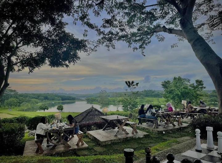 10 Kafe Keren di Semarang dengan Pemandangan Alam yang Indah