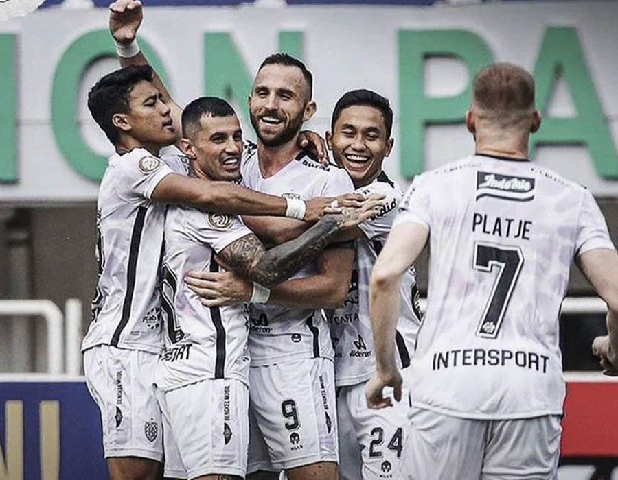 Spaso mencetak dua gol ke gawang Persita. (instagram.com/spaso_87)
