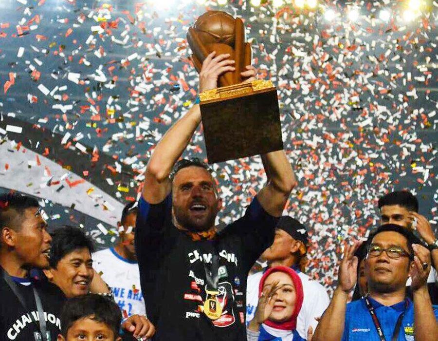 Spaso saat bersama Persib juara Piala Presiden 2015 (instagram.com/spaso_87)