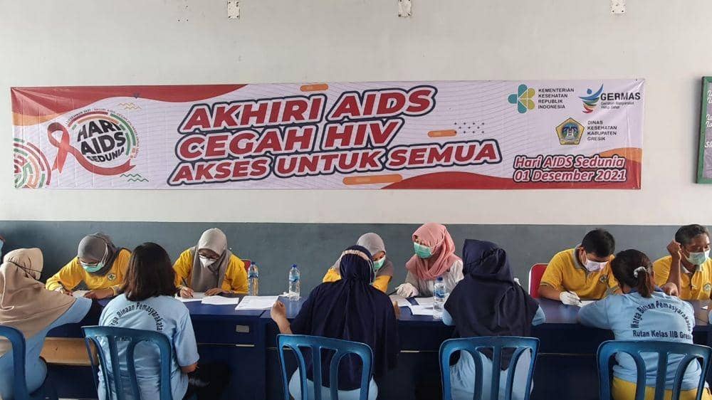 Napi Rutan Gresik jalani skrining HIV/AIDS bertepatan dengan peringatan Hari Aids. Dok. Humas Kemenkumham Jatim.