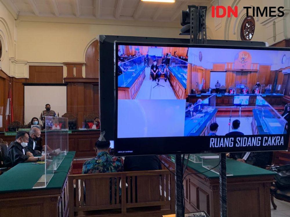 Persidangan kasus penganiayaan jurnalis Nurhadi dengan agenda tuntutan, Rabu (1/12/2021) (IDN Times/Fitria Madia)