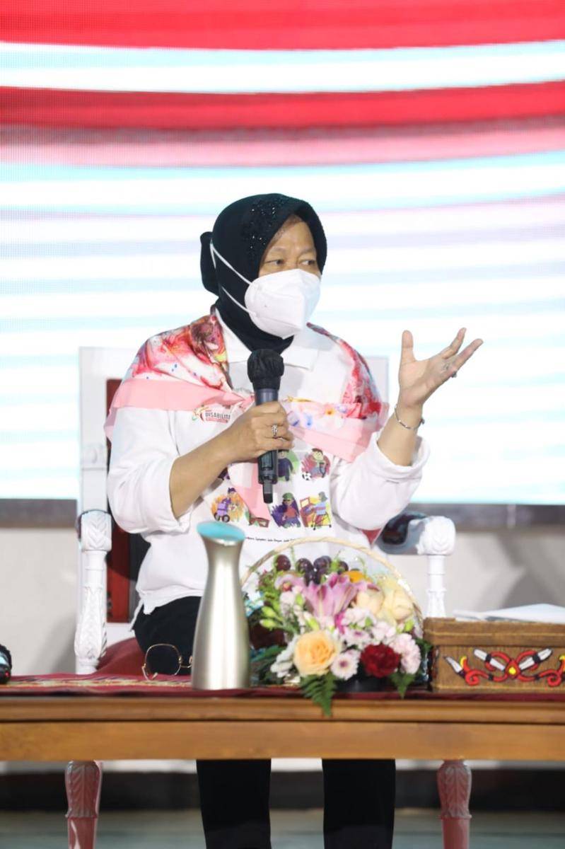 Menteri Sosial Tri Rismaharini dalam rangkaian peringatan Hari Disabilitas Internasional (HDI) 2021 pada Rabu (1/12/2021). (dok. Kemensos)