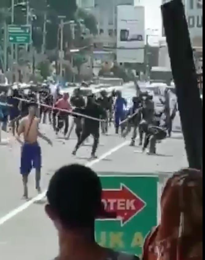 Tangkapan layar tawuran di simpang tiga UIN, Yogyakarta/Istimewa