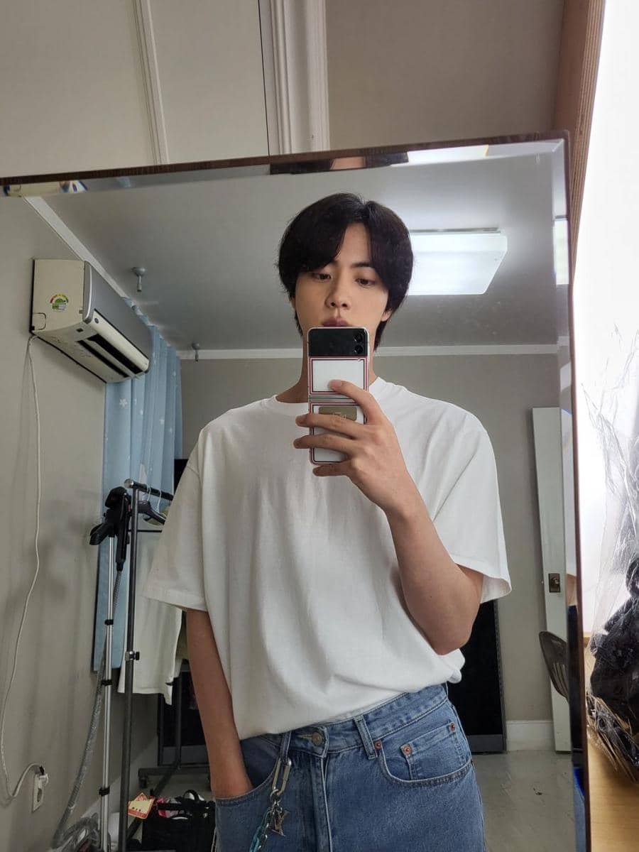 Kim Seokjin BTS (twitter.com/BTS_twt)