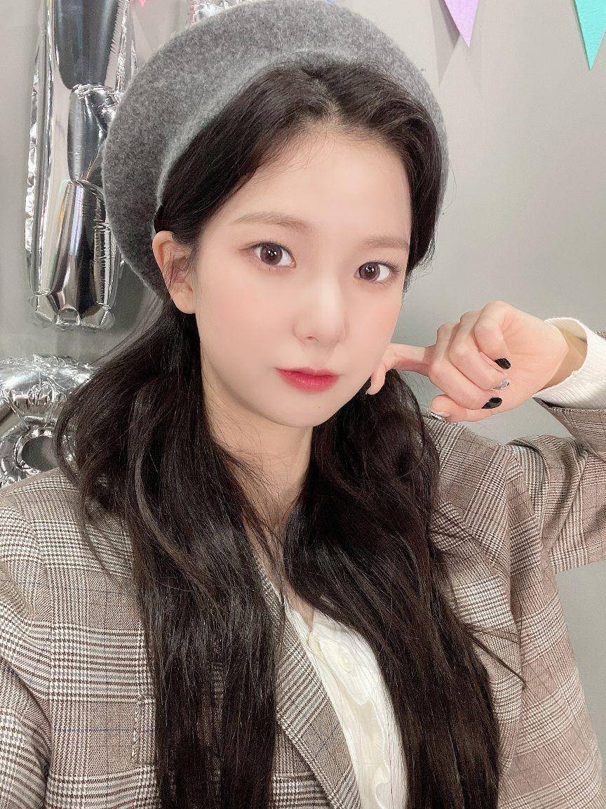 Yujin Kep1er (twitter.com/official_kep1er)
