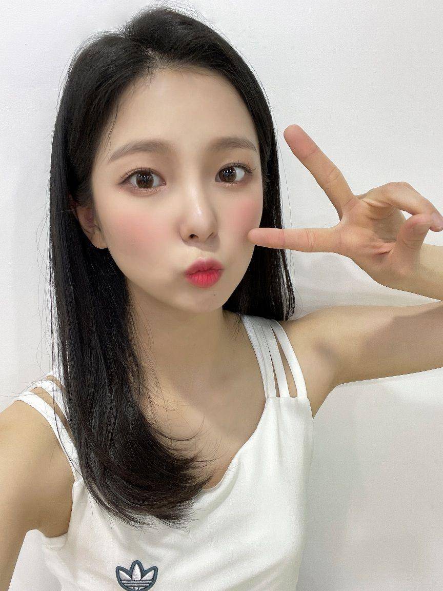 Yujin Kep1er (twitter.com/official_kep1er)