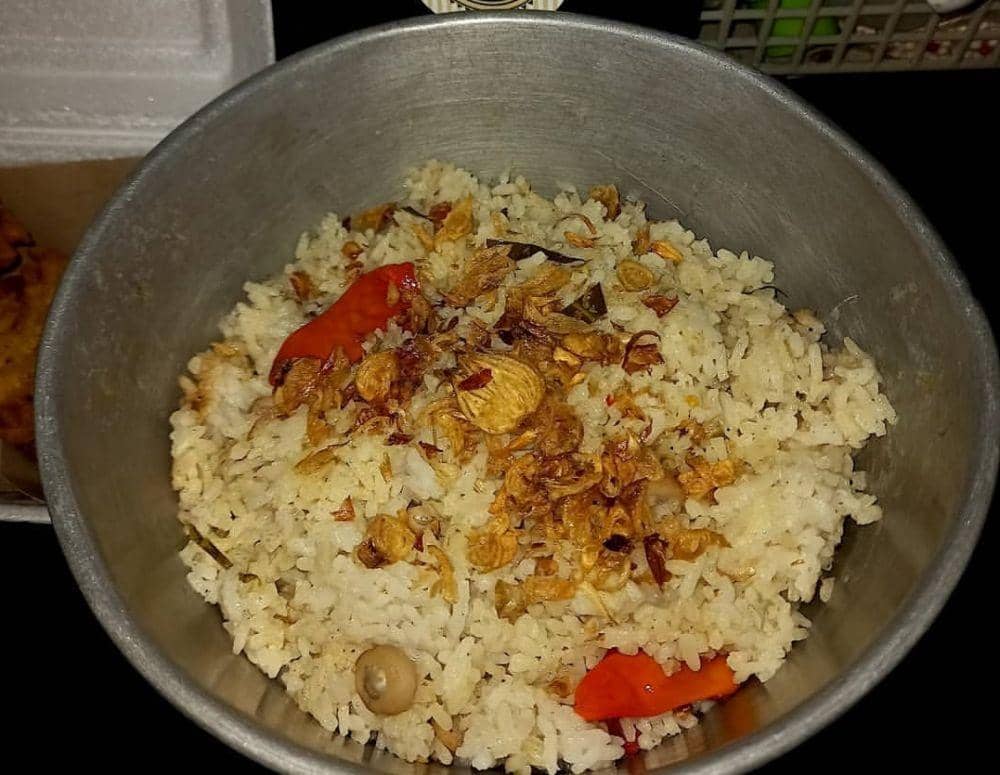 Ilustrasi nasi bakul (instagram.com/floverzz)