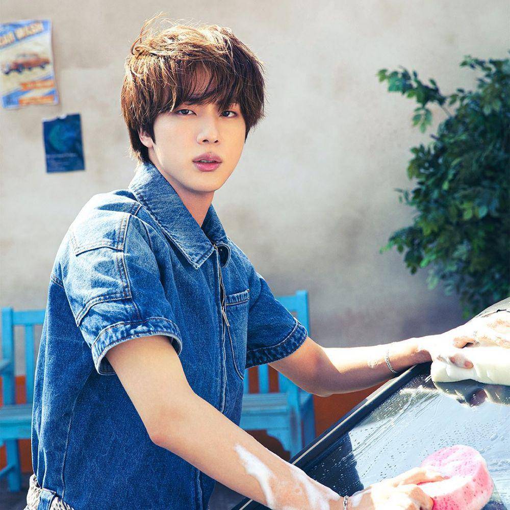 Jin BTS (instagram.com/bts.bighitofficial)