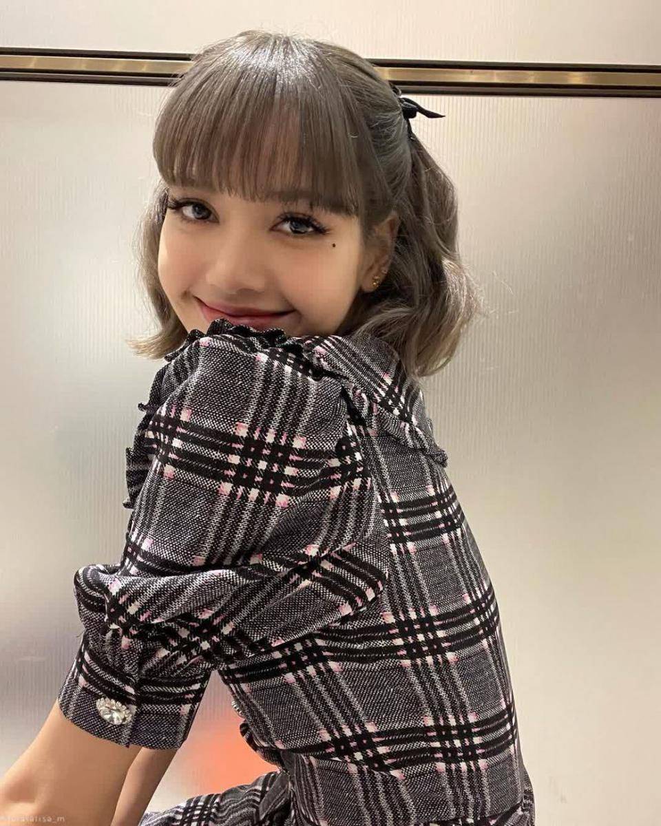 Lisa BLACKPINK (instagram.com/lalalalisa_m)