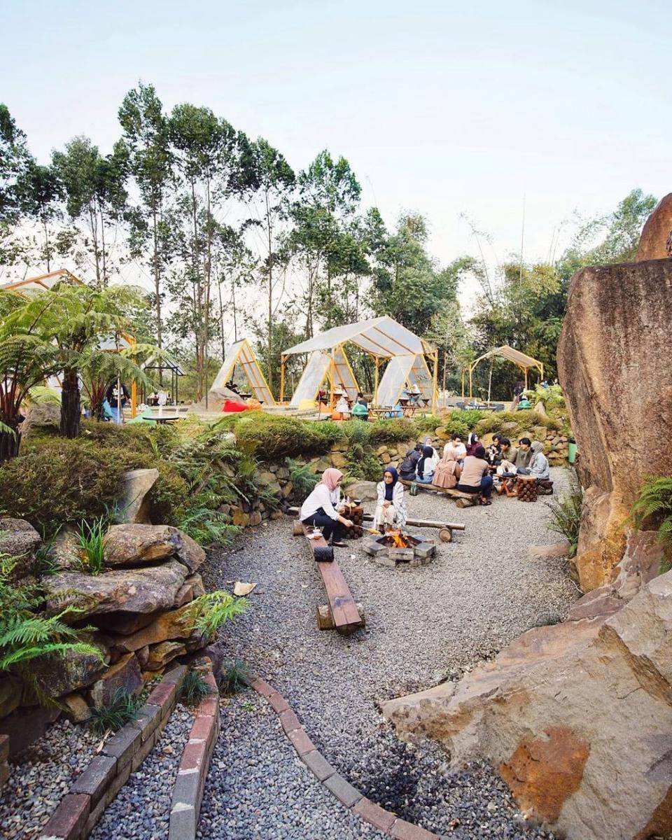 Ruang Lapang, Bandung (instagram.com/ruanglapang)