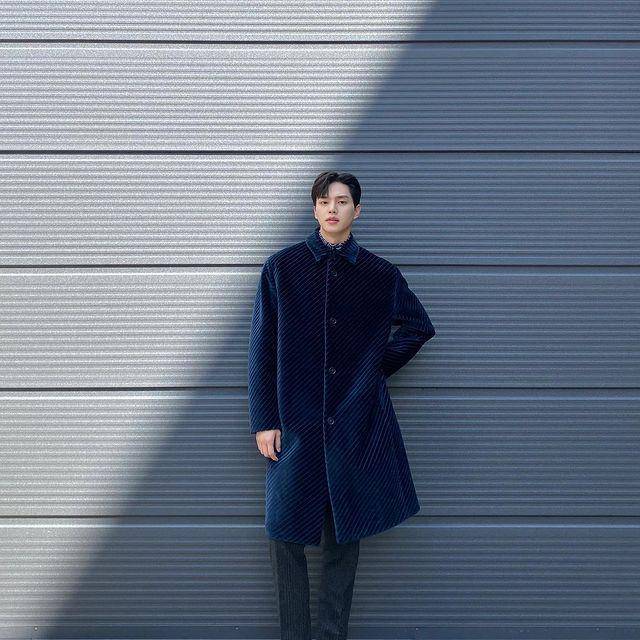 Song Kang (instagram.com/songkang_b)