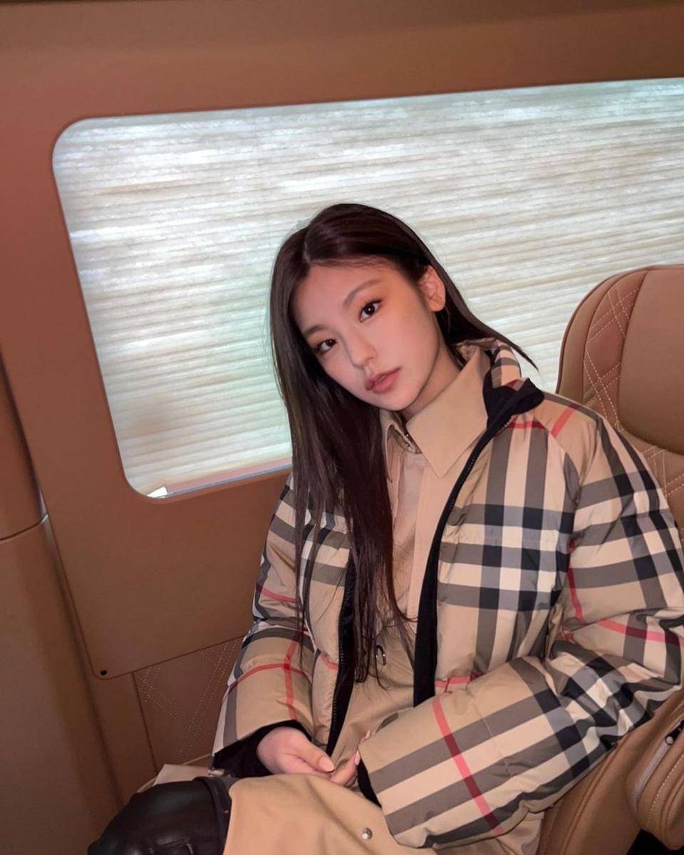 Yeji ITZY (instagram.com/itzy.all.in.us)