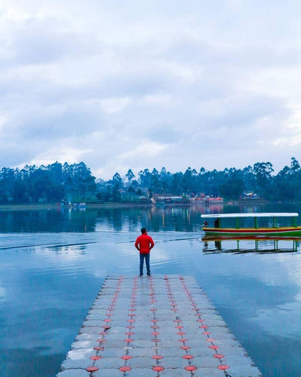Situ Cileunca, Bandung (instagram.com/damnferry_)