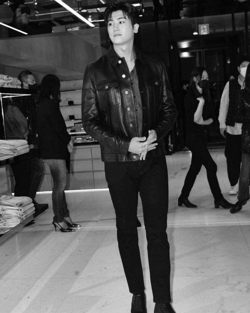 Park Hyung Sik (instagram.com/phs1116)