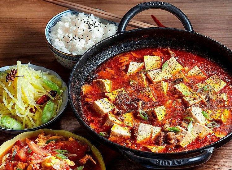 7 Makanan di Dunia yang Dilengkapi Chili Oil, Tetap Nikmat Walau Pedas