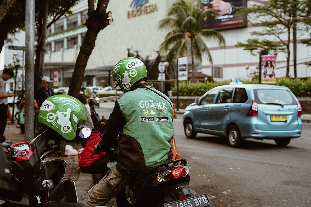 ilustrasi ojek online (unsplash.com/Afif Kusuma)