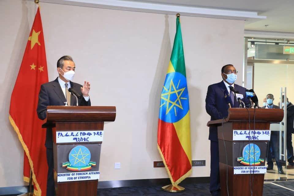 Menlu China, Wang Yi, saat berkunjung ke Ethiopia pada Rabu, 1/12/2021. (twitter.com/Fana Broadcasting Corporate S.C.)