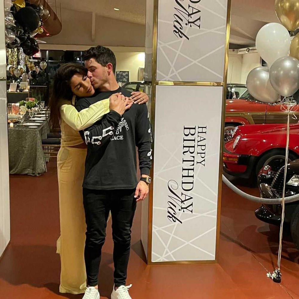 Priyanka Chopra dan Nick (instagram.com/nickjonas)