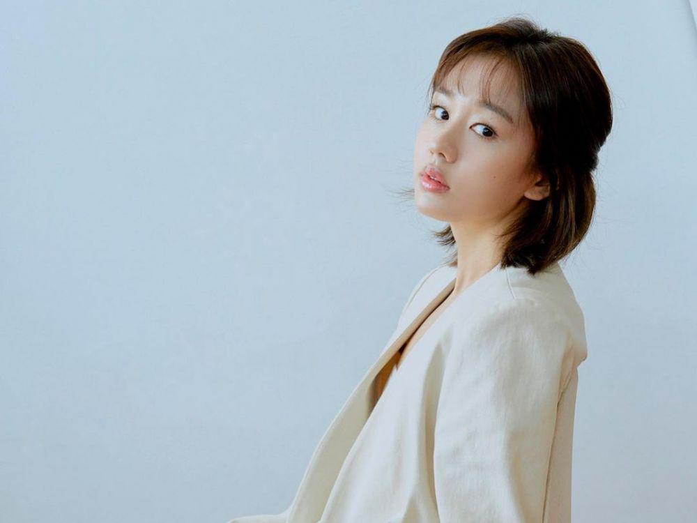 Partner Yoo Ah In, 10 Fakta Peran Ahn Eun Jin di The Fool of the End