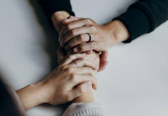 Dia selalu mendukung kamu. (unsplash.com/Priscilla Du Preez)