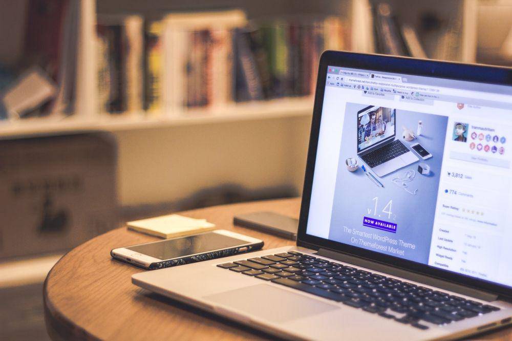 ilustrasi laptop (pexels.com/Tranmautritam)