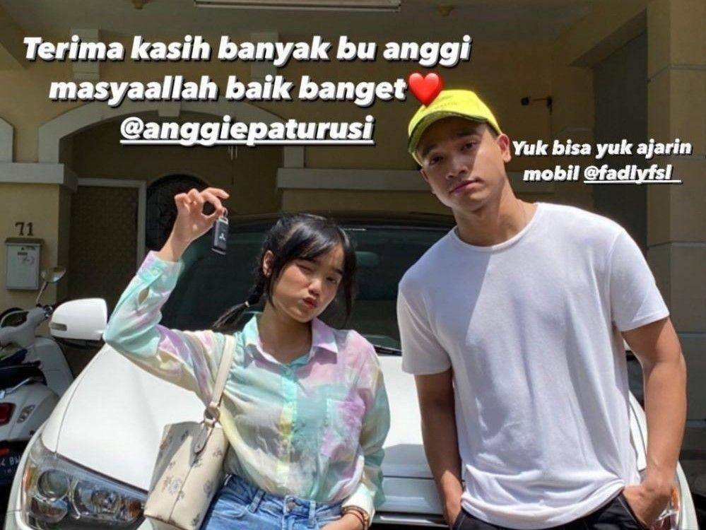 Fuji dapat hadiah mobil (instagram.com/fuji_an)