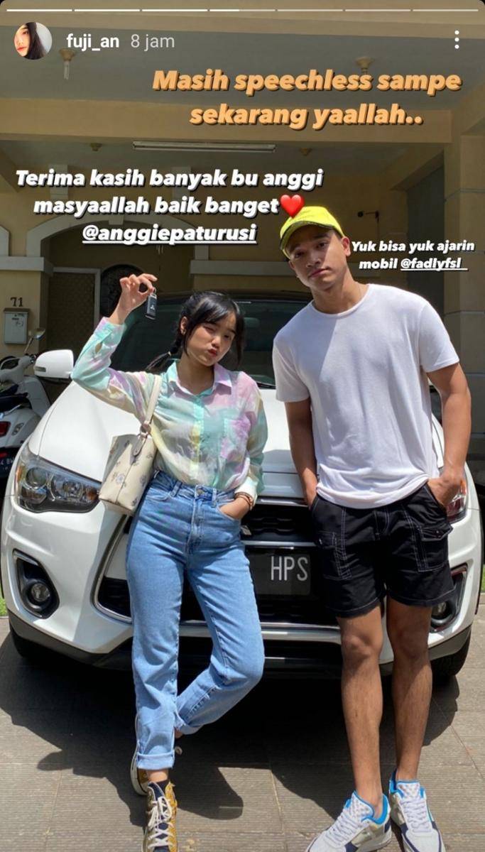 Fuji dapat hadiah mobil (instagram.com/fuji_an)
