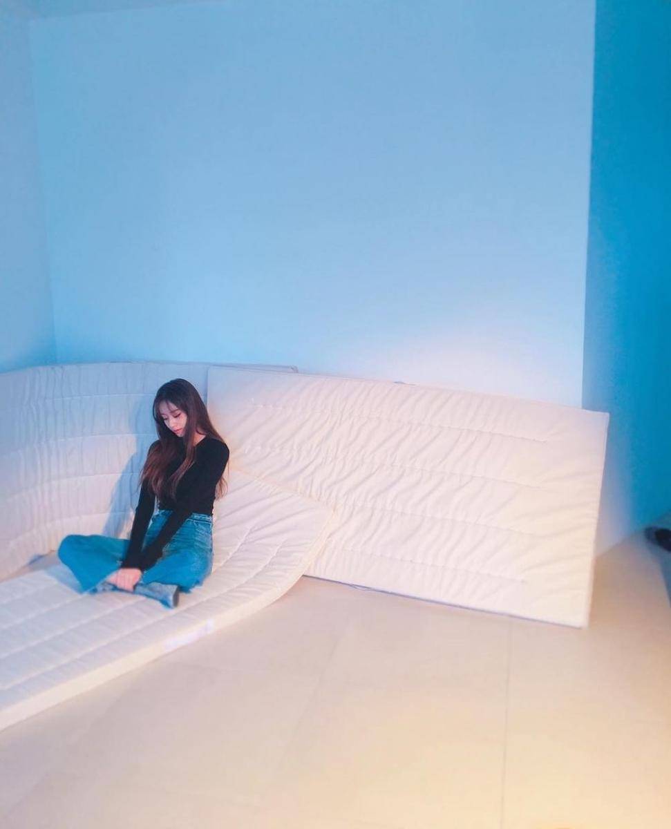 Celana jeans ala Jiyeon T-ARA (instagram.com/jiyeon2__)