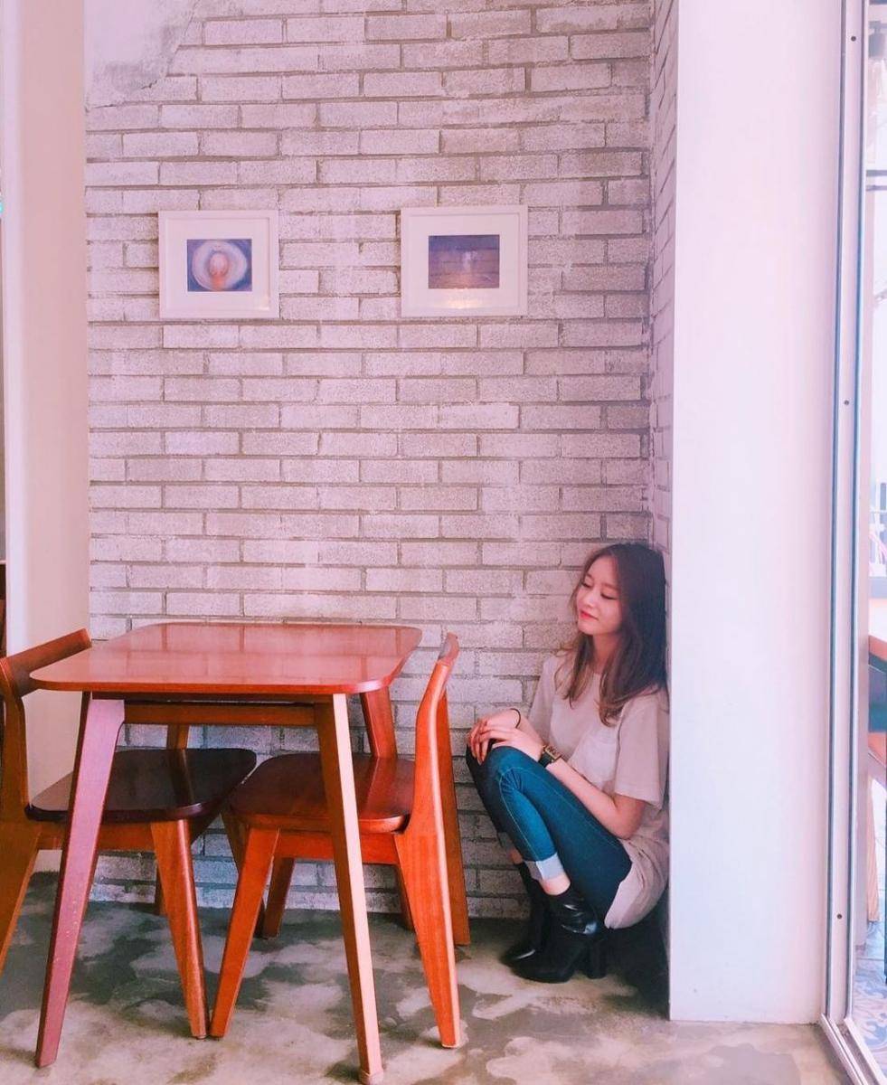 Celana jeans ala Jiyeon T-ARA (instagram.com/jiyeon2__)
