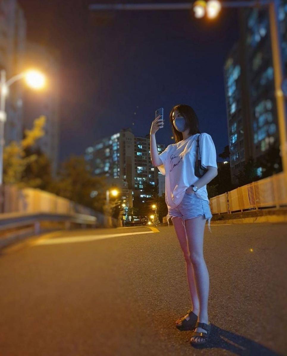 Celana jeans ala Jiyeon T-ARA (instagram.com/jiyeon2__)