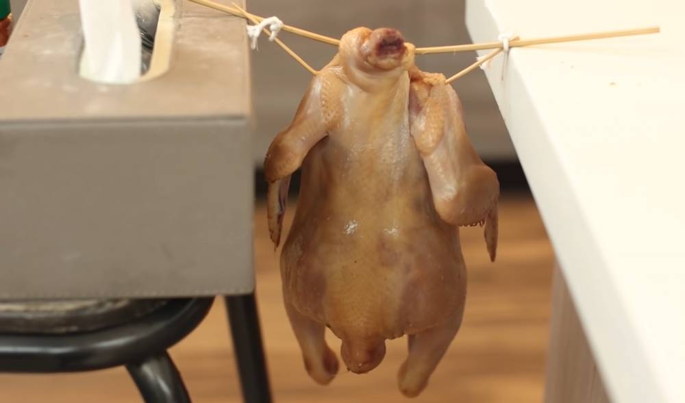 proses mendiamkan ayam (youtube.com/Devina Hermawan)