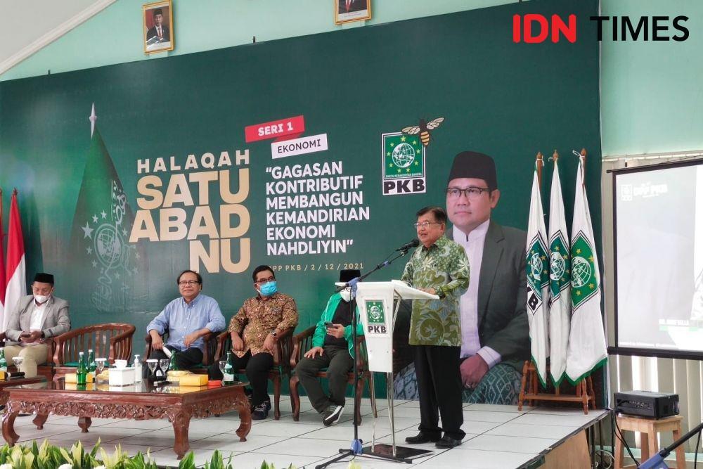 Musytasyar PBNU, Jusuf Kalla dalam acara "Halaqah Satu Abad NU" pada Kamis (2/12/2021). (IDN Times/Ilman Nafi'an)