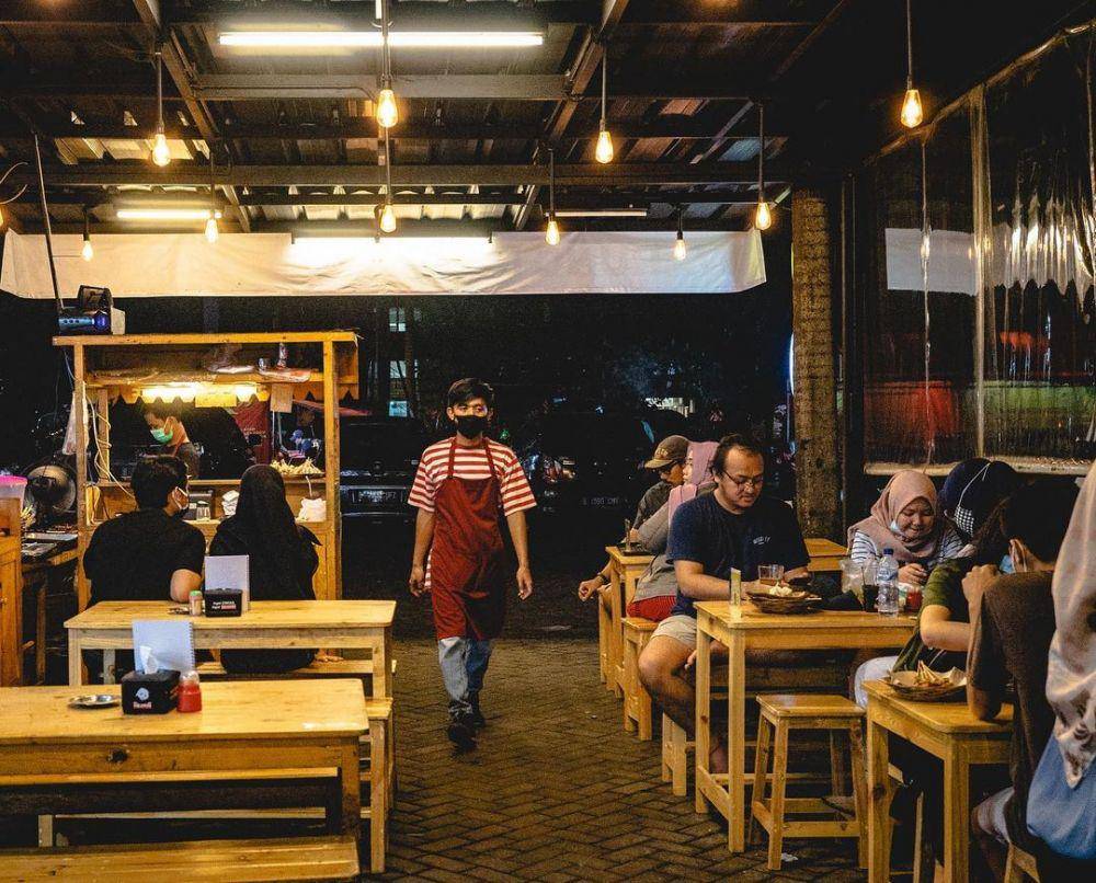 suasana kuliner di BSD (instagram.com/satusatetujuhtusuk)