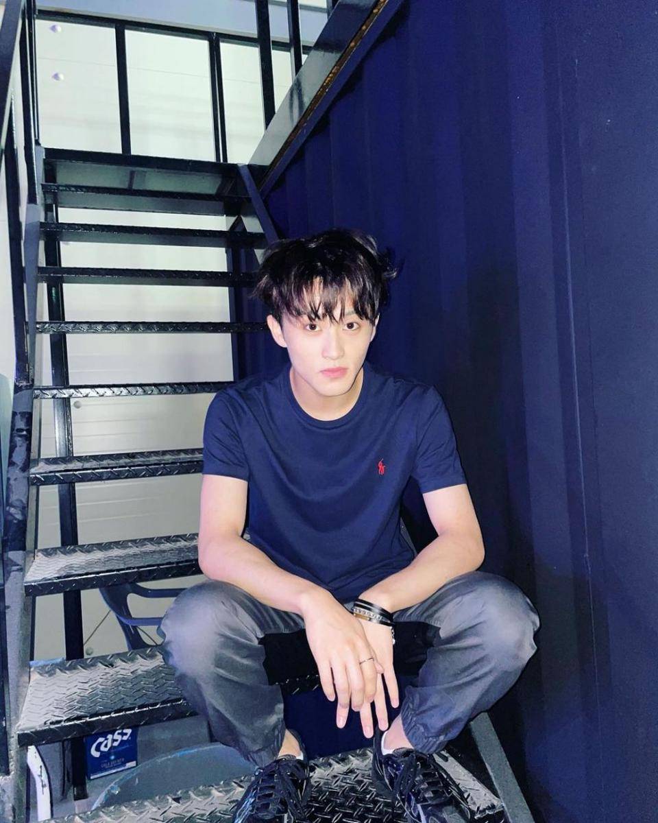 Mark NCT (instagram.com/onyourm__ark)