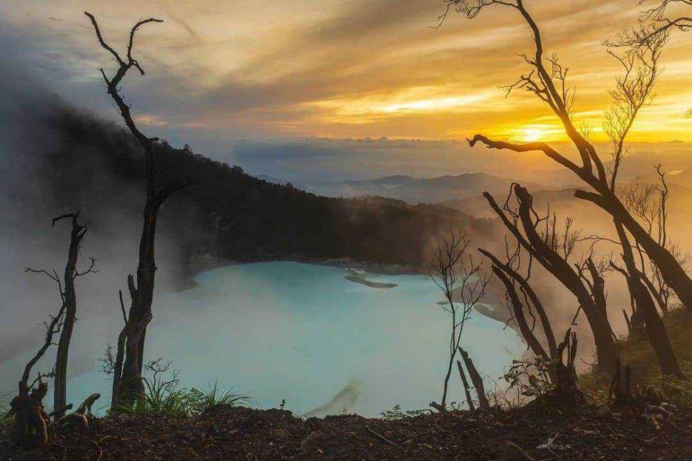 kawah putih ( instagram.com/wisatakawahputih)