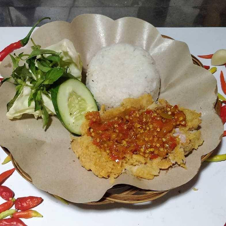 paket ayam kampus (instagram.com/ayamkampus PeHaPe)