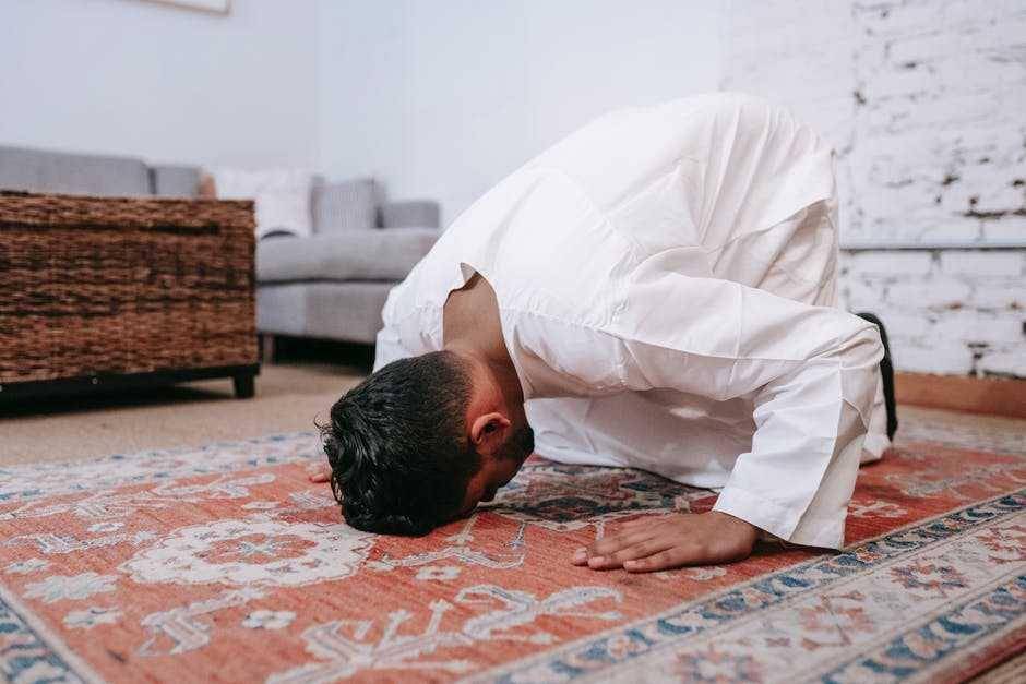ilustrasi salat duha(pexels.com/id-id/michael-burrows)