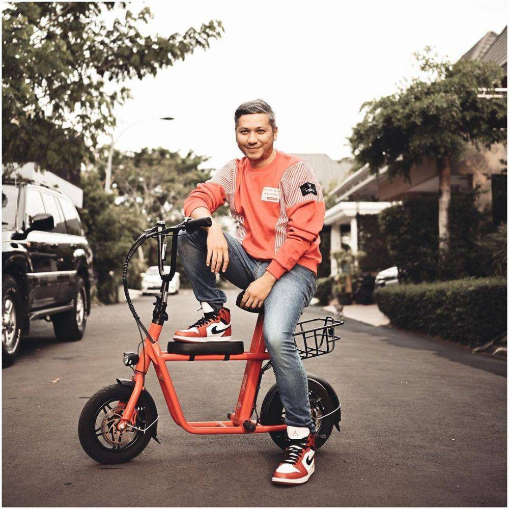 Gading Martin (instagram.com/gadiiing)