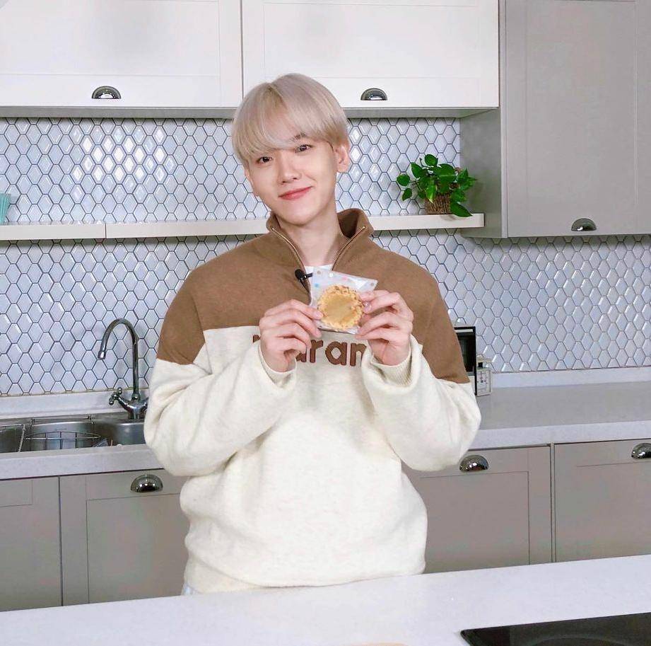 Baekhyun (instagram.com/weareone.exo)