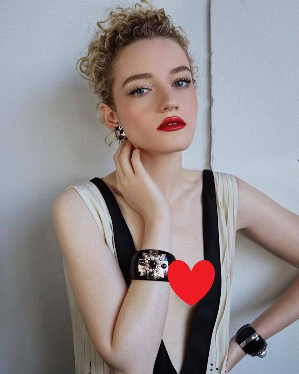 Julia Garner (instagram.com/juliagarneroffcial)
