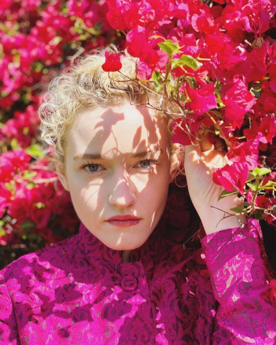 Julia Garner (instagram.com/juliagarneroffcial)