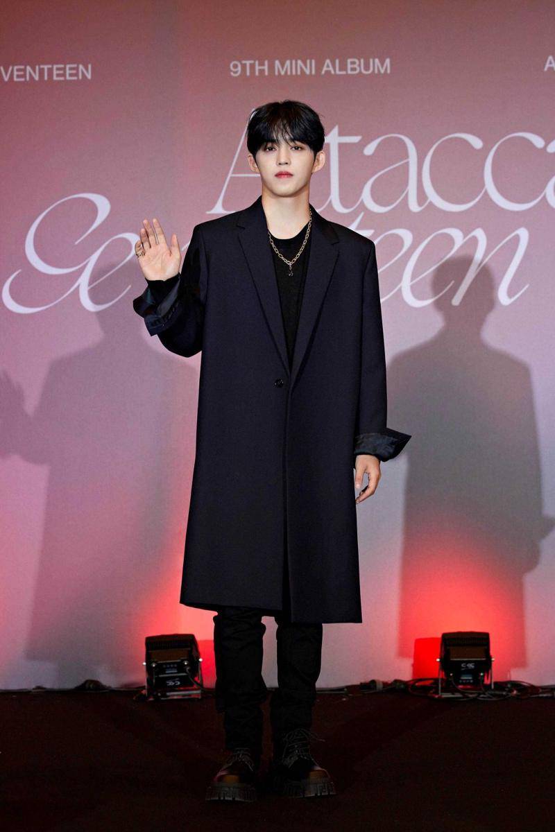 S.Coups SEVENTEEN (twitter.com/pledis_17)