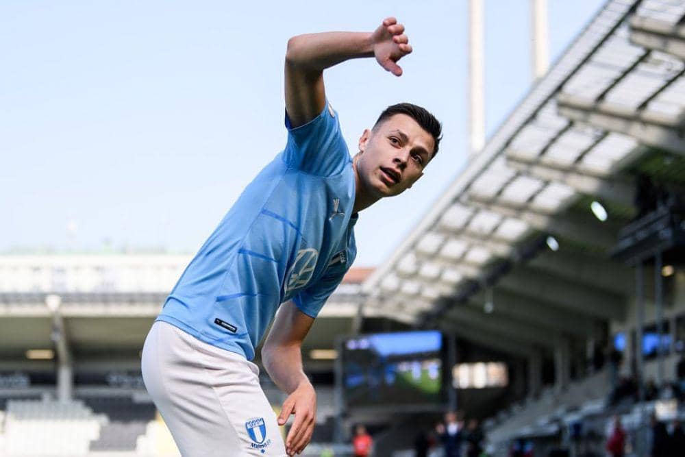 Masih Muda, Penampilan 6 Bek Ini Menarik Diamati