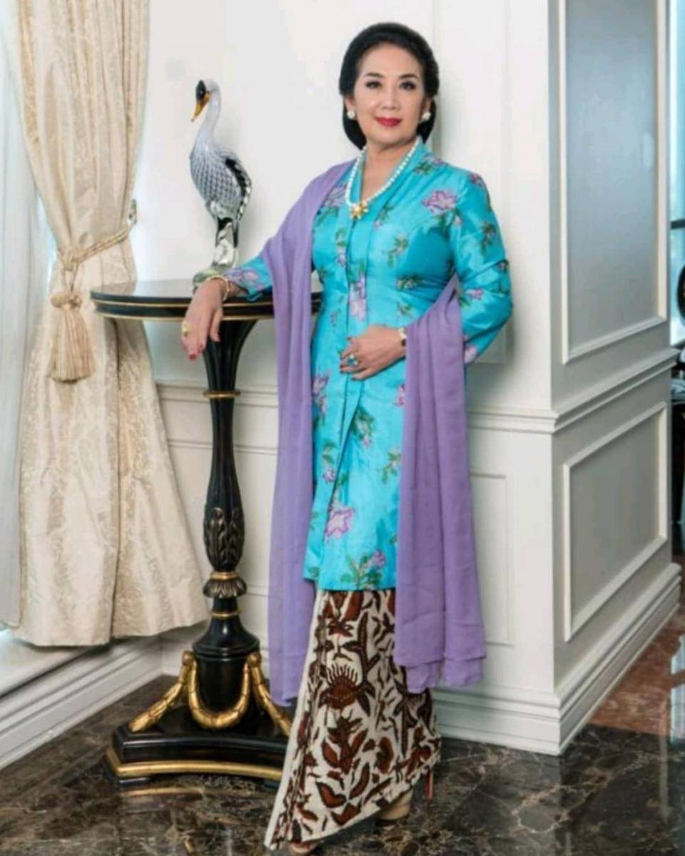 Kebaya Tuti Roosdiono (instagram.com/kebayafoundation)