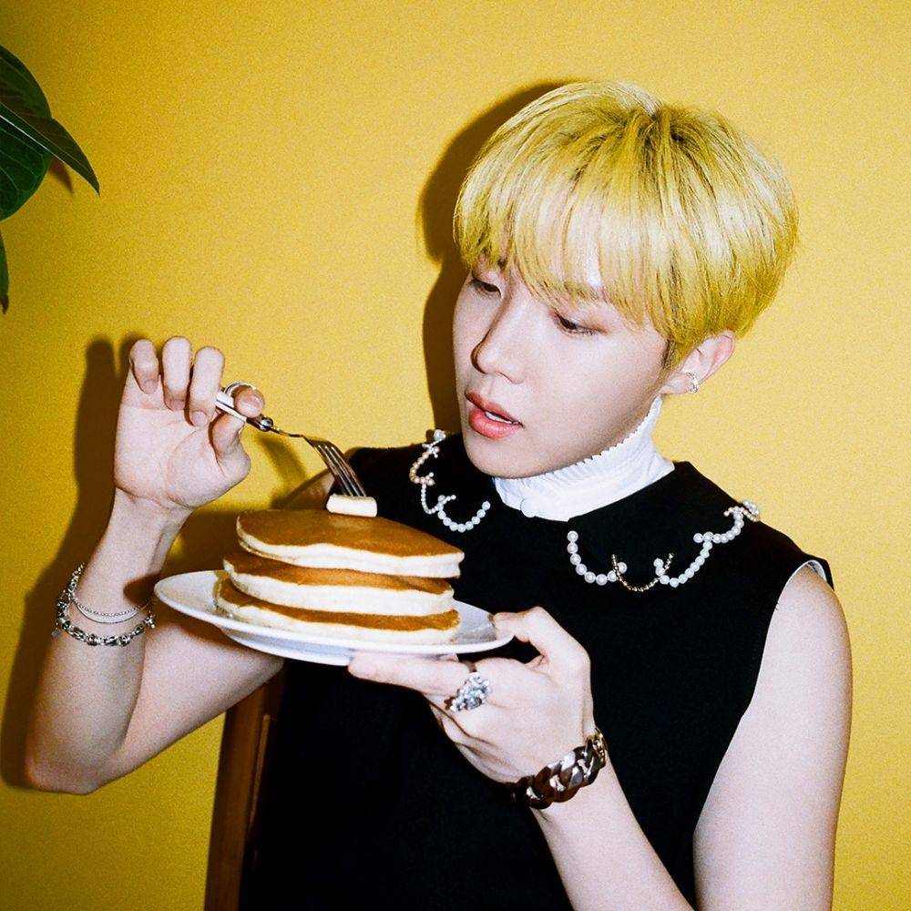 J-Hope BTS (instagram.com/bts.bighitofficial)