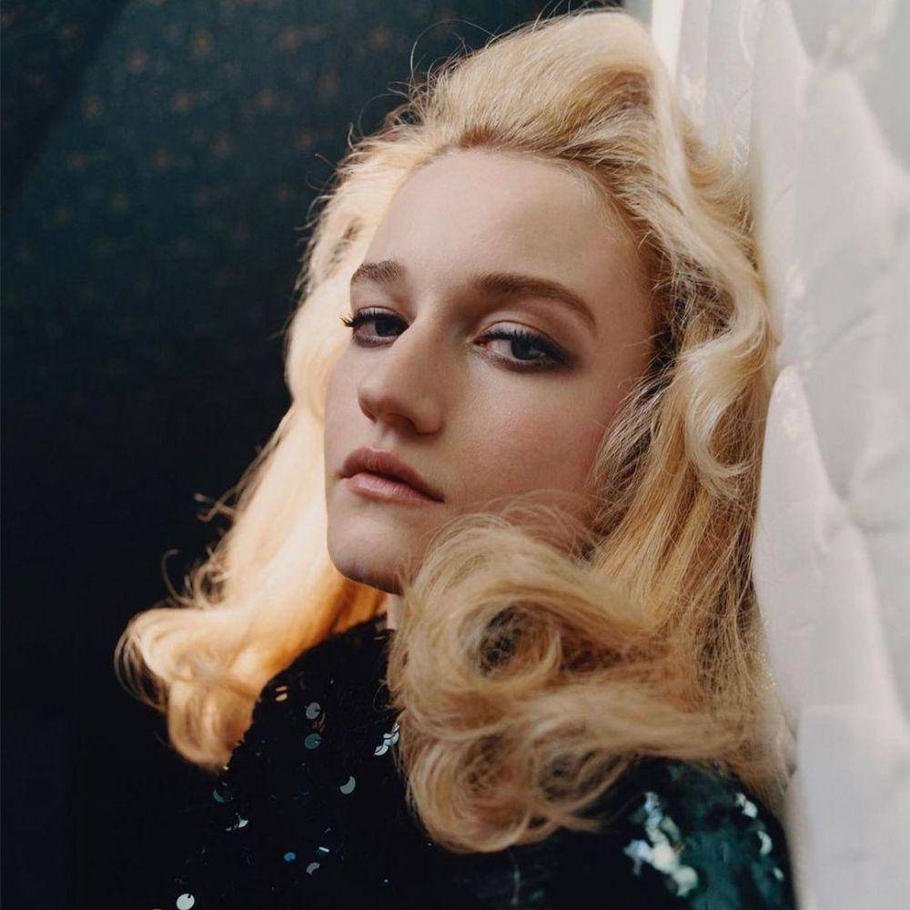 Julia Garner (instagram.com/juliagarneroffcial)