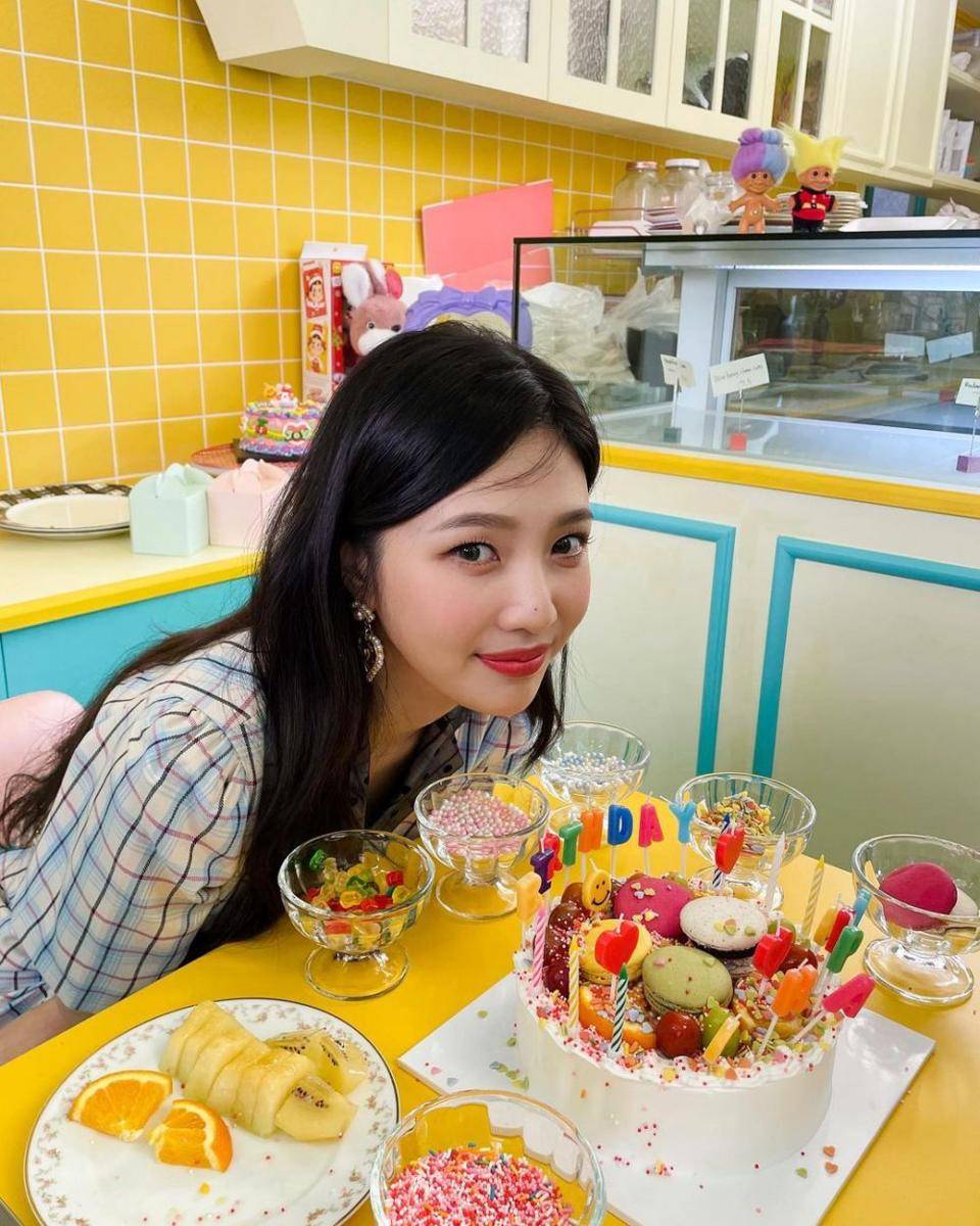 Joy Red Velvet (instagram.com/redvelvet.smtown)