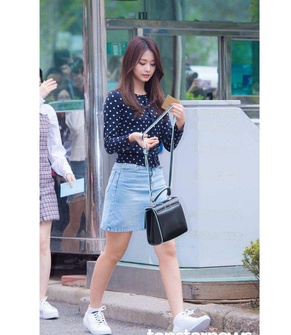 Denim skirt Tzuyu Twice (instagram.com/twicestylechic)